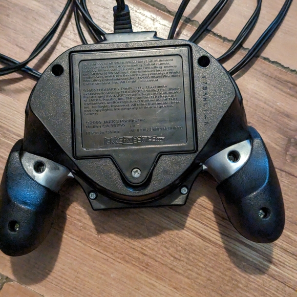 Jakks Games 2005 WWE Wrestling Plug and Play Video Game Controller Built in Game - Picture 2 of 7